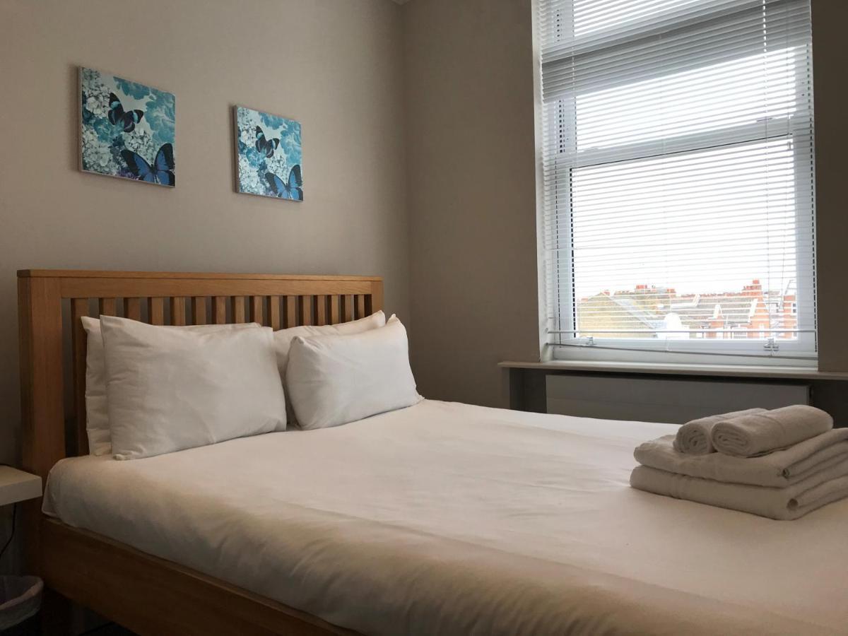 25 Ongar Road By Viridian Apartments London Kültér fotó